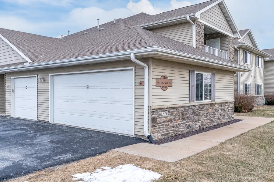 210 E Franklin Street #101, Eldridge, IA 52748 - Image #3