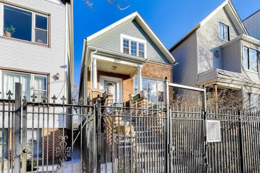 2527 N Ashland Avenue, Chicago, IL 60614 - Image #2