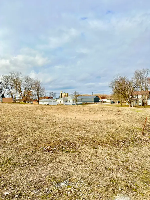 208 & 210 S 5th Street, Keithsburg, IL 61442