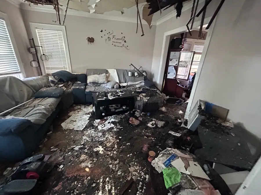 5458 N Marmora Avenue, Chicago, IL 60630 - Image #2