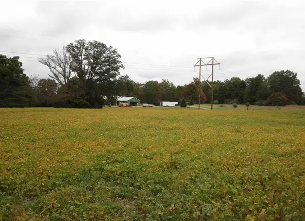 1924 Castle Oaks Road, Pittsburg, IL 62974