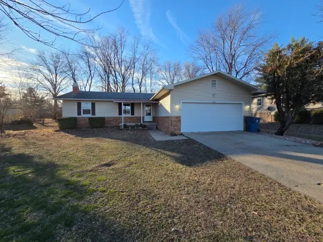 1025 Lake Shore Drive, Mount Vernon, IL 62864 - Image #1