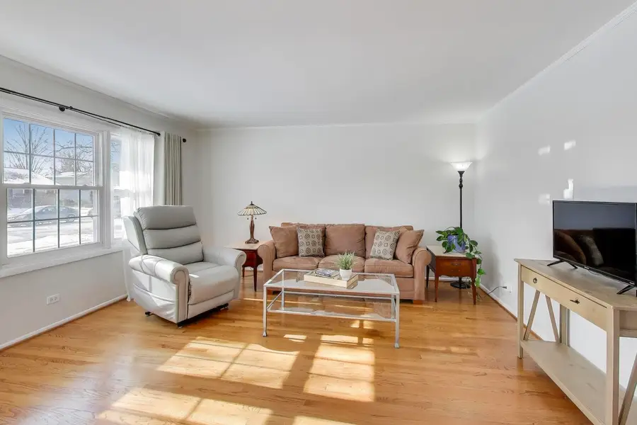 504 W Braeside Drive, Arlington Heights, IL 60004 - Image #3