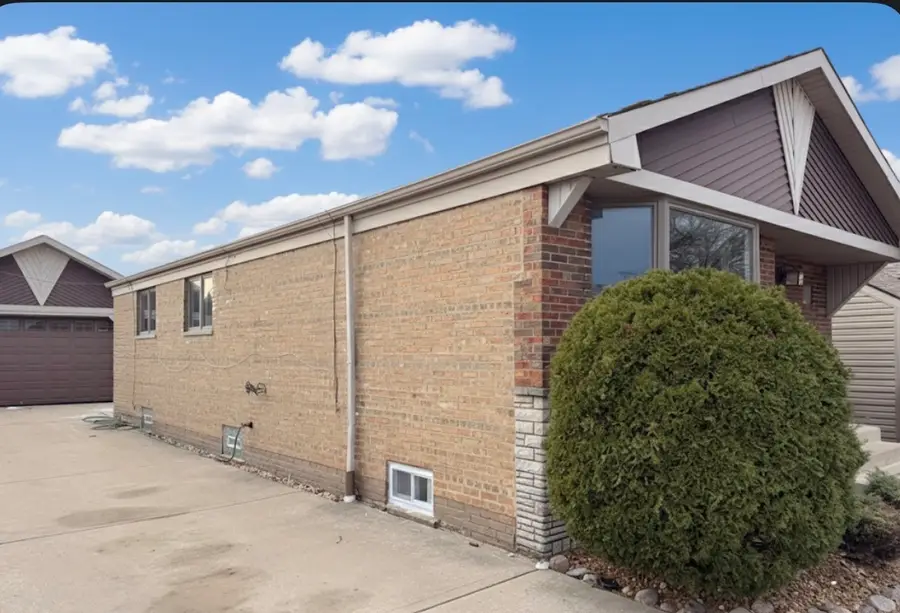 8169 S Tripp Avenue, Chicago, IL 60652 - Image #3