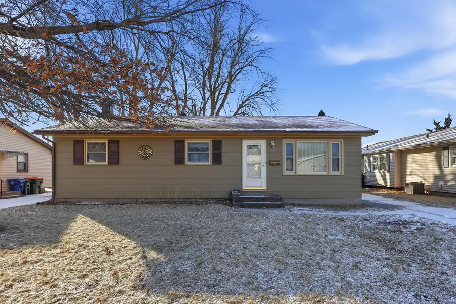 2121 W 34th Street, Davenport, IA 52806 - Image #2