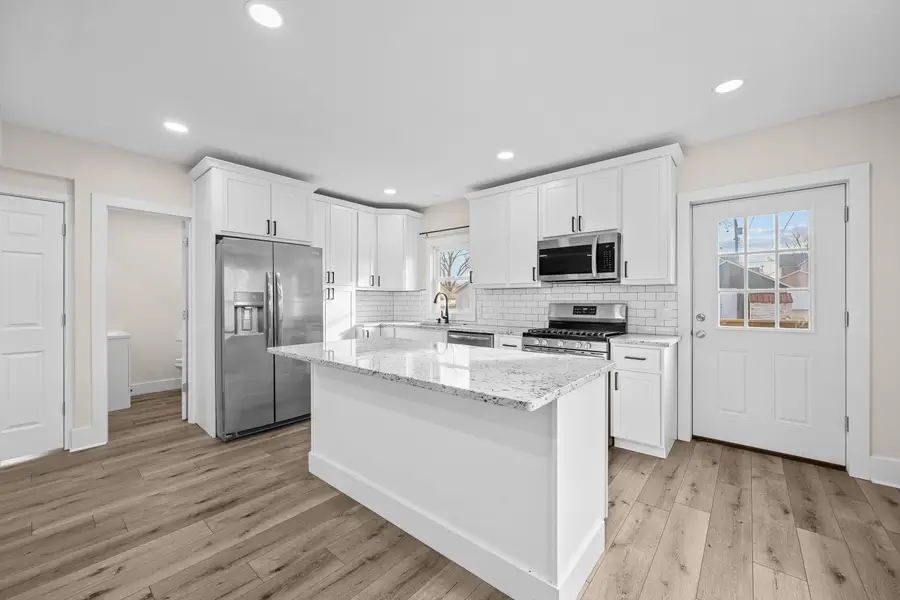 1627 W High Street, Davenport, IA 52804 - Image #2