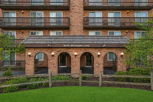 8025 Woodglen Lane #309, Downers Grove, IL 60516