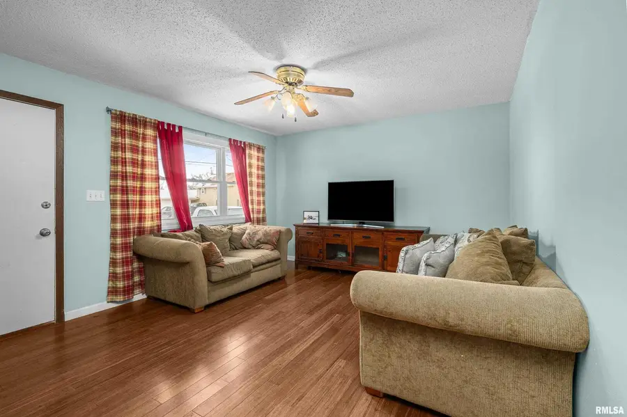 617 6th Street, Camanche, IA 52730 - Image #3