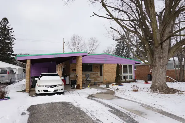 832 Mckinley Avenue, Mundelein, IL 60060