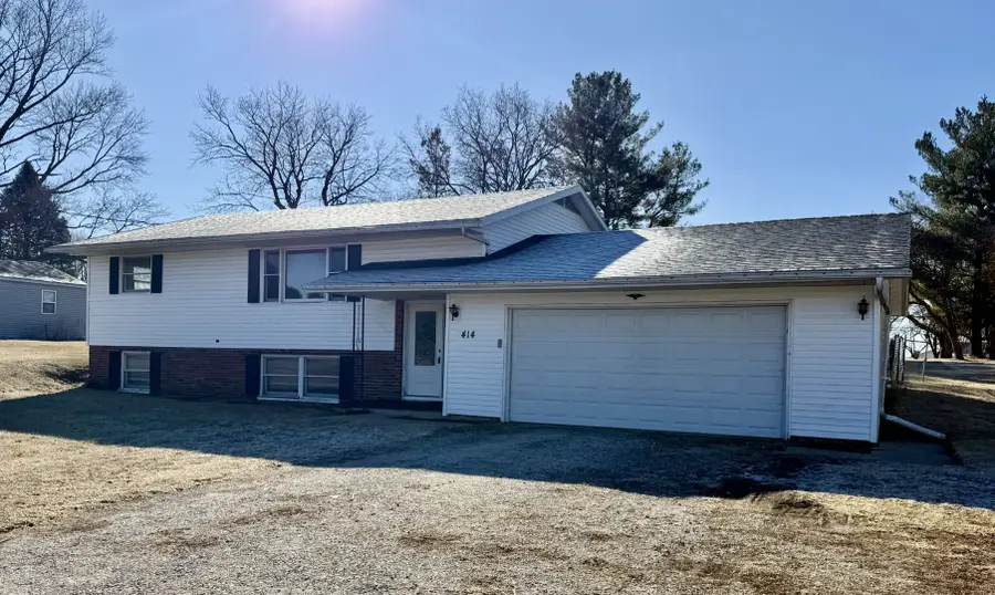 414 E Main Street, Toulon, IL 61483 - #2