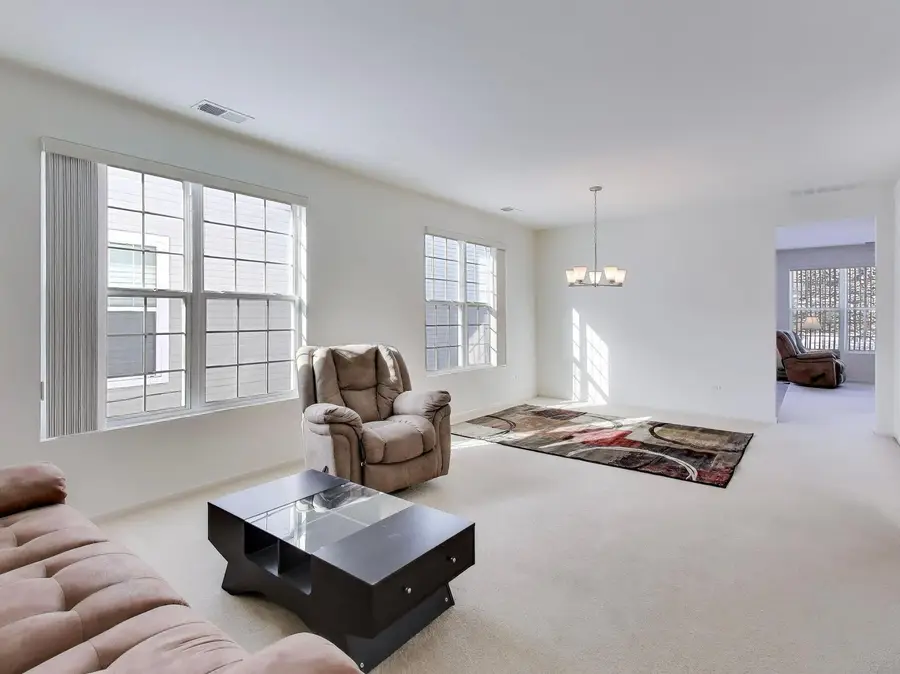 2594 Venetian Lane, Elgin, IL 60124 - Image #3