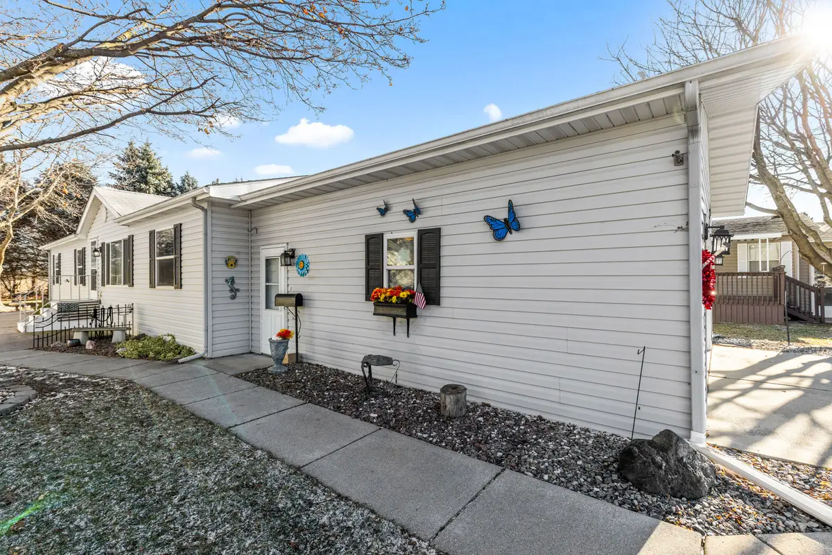 404 E Wood Lane, Belvidere, IL 61008 - Image #1