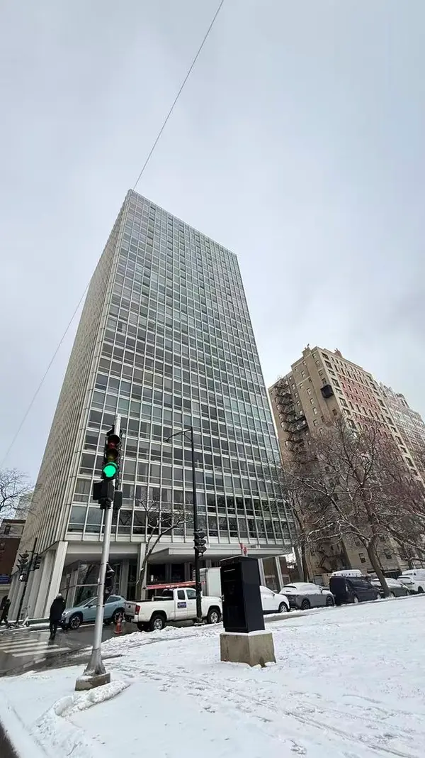 2400 N Lakeview Avenue #1009, Chicago, IL 60614