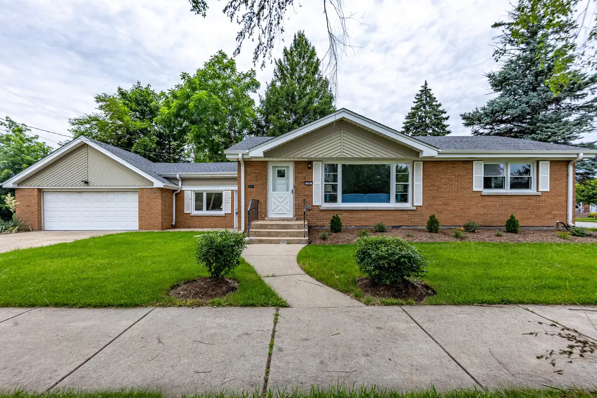 795 E 163rd Street, South Holland, IL 60473 - #1