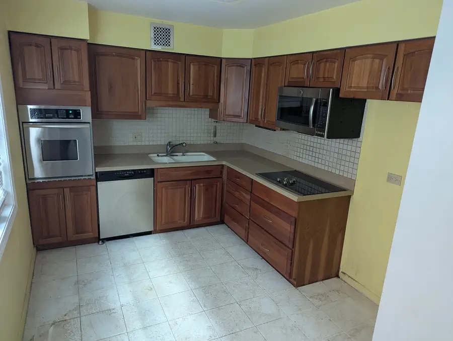 2507 W Howard Street, Chicago, IL 60645 - Image #2