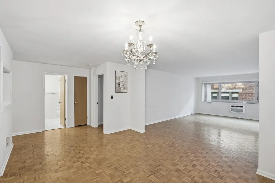 401 S Grove Avenue #2F, Oak Park, IL 60302 - #3