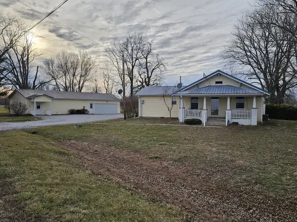 793 County Road 635 E, Wayne City, IL 62895