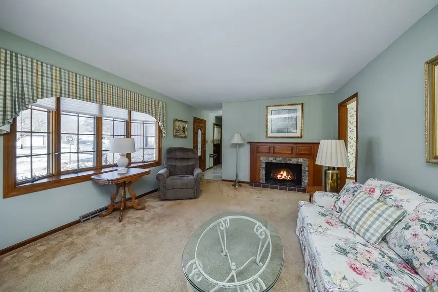 220 Georgeanna Street, Yorkville, IL 60560 - Image #2