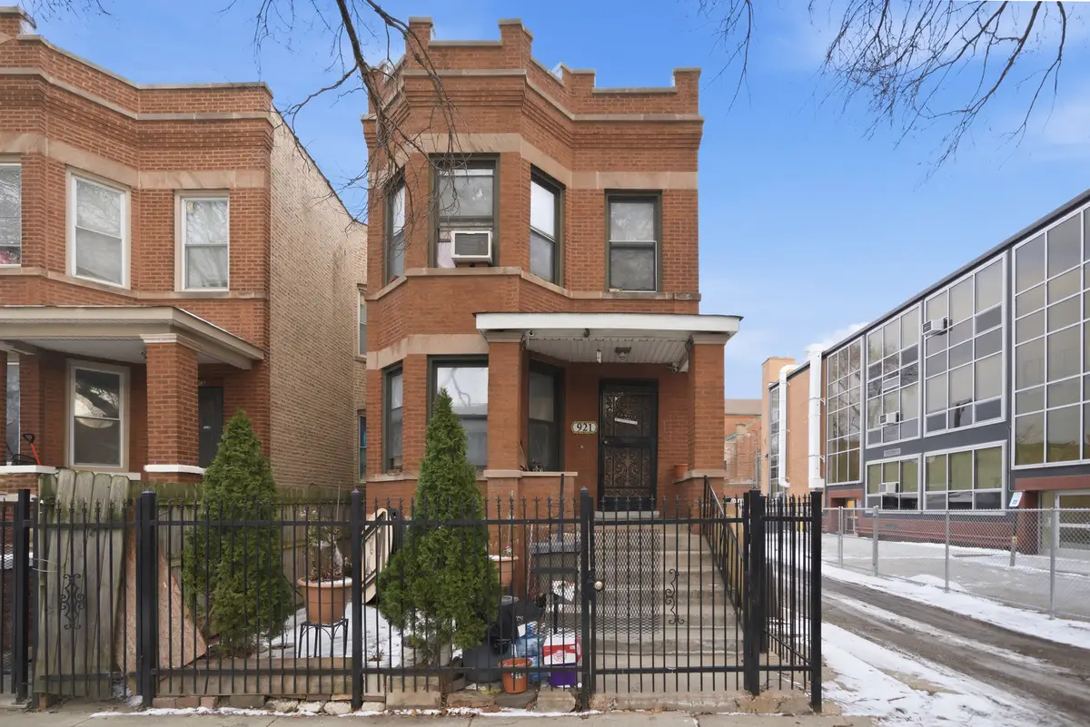 921 N Avers Avenue, Chicago, IL 60651 - Image #1