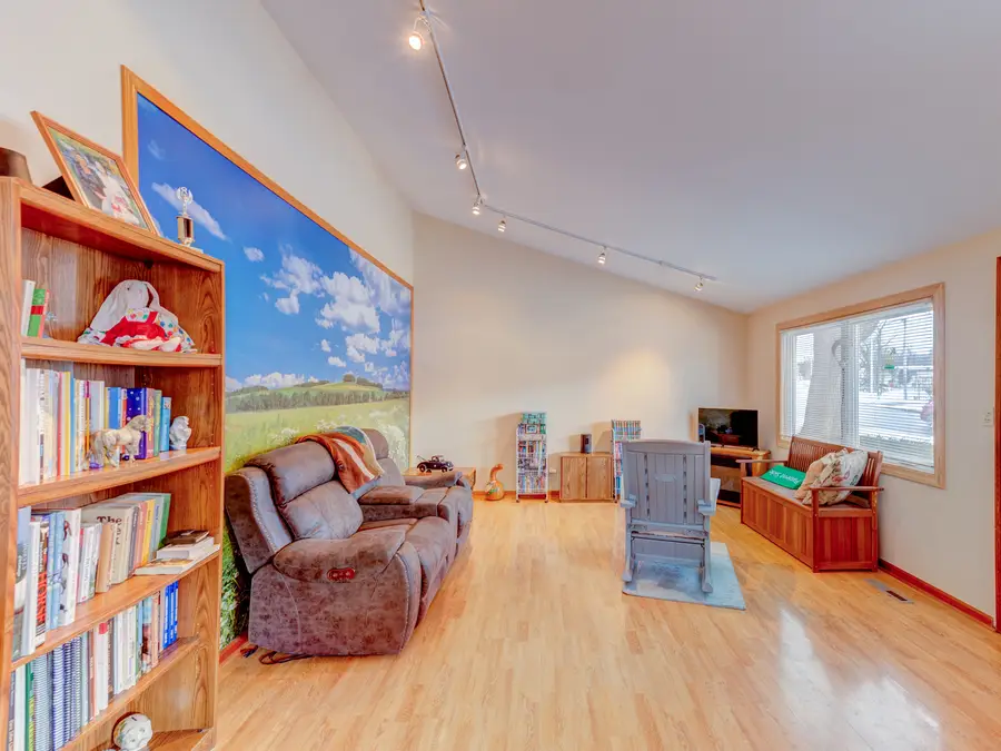 1416 Kings Road, Carpentersville, IL 60110 - Image #3