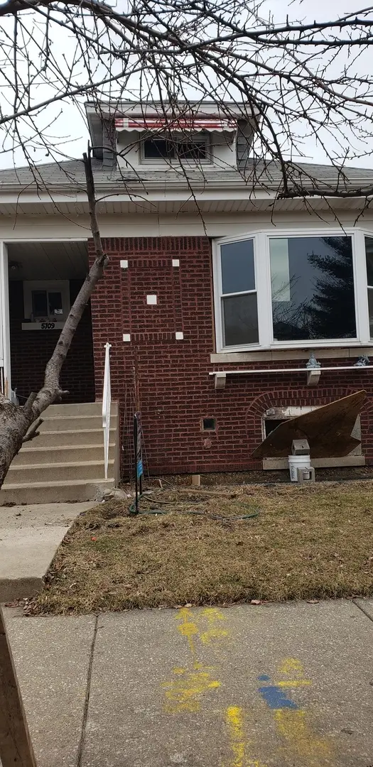 5709 S Mozart Street, Chicago, IL 60629