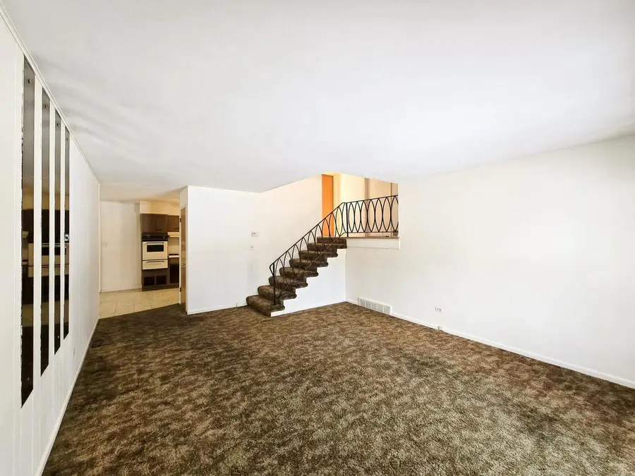 1329 Easy Street, Glendale Heights, IL 60139 - Image #3