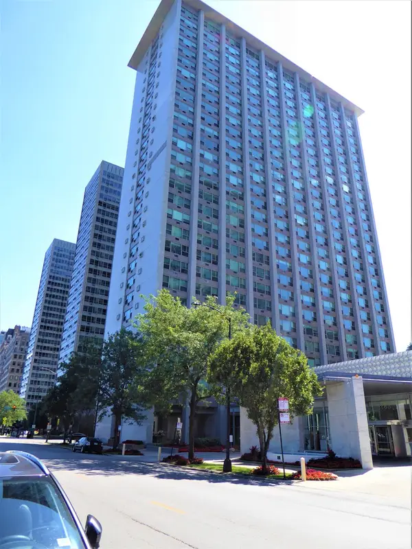 3600 N Lake Shore Drive #306, Chicago, IL 60613