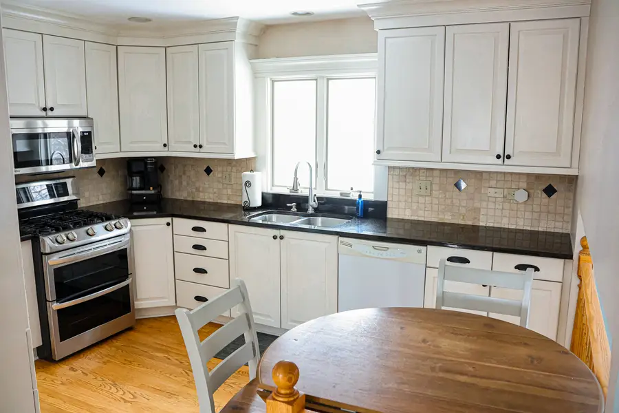 192 Surrey Drive, Carol Stream, IL 60188 - Image #2