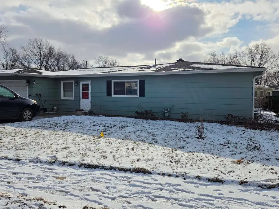 601 Ridgewood Road, Streamwood, IL 60107 - Image #3