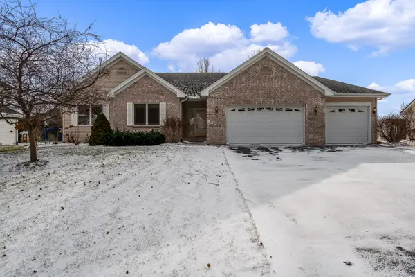 213 Boeing Trail, Poplar Grove, IL 61065