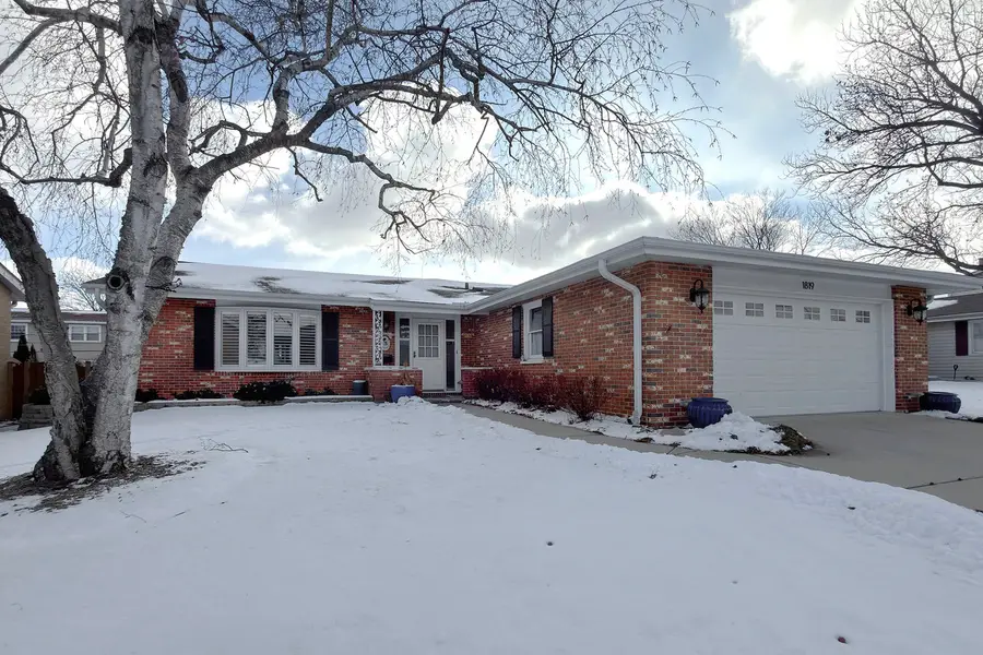 1819 W Thornwood Lane, Mount Prospect, IL 60056 - Image #3