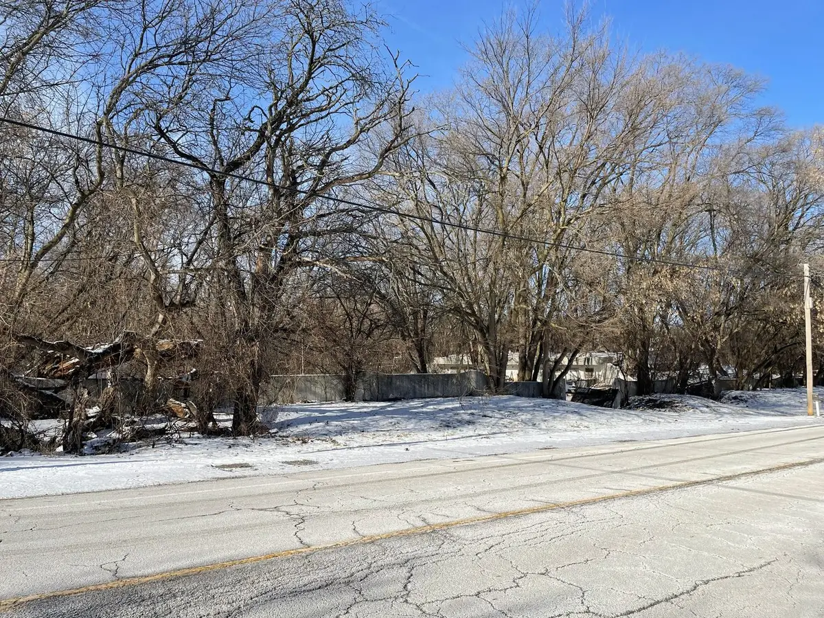 468 N East River Road, Des Plaines, IL 60016 - Image #1