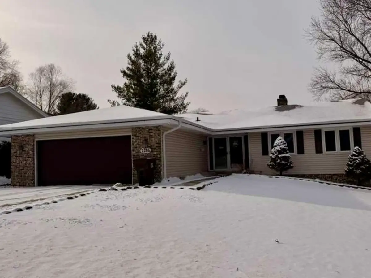 1286 Roxbury Road, Rockford, IL 61107 - Image #1