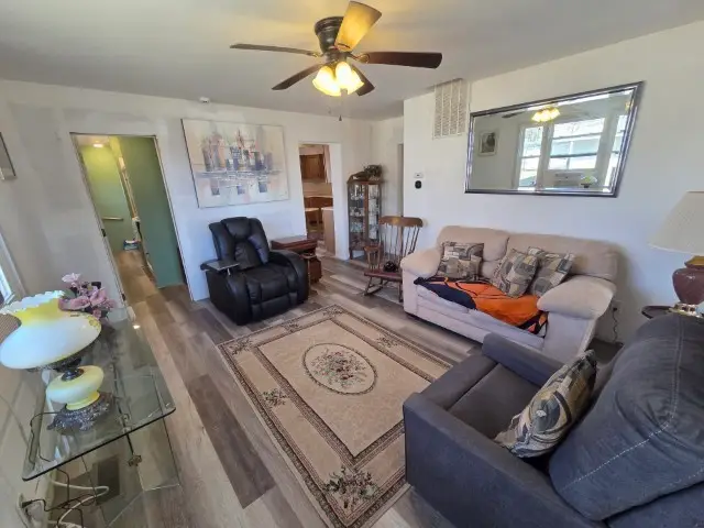 208 Burkett Street, Benton, IL 62812 - Image #2