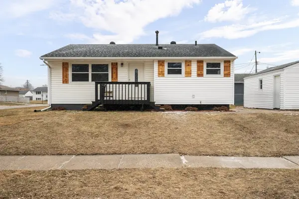 392 33rd Avenue Court, East Moline, IL 61244