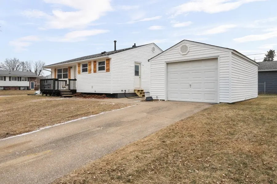 392 33rd Avenue Court, East Moline, IL 61244 - Image #2