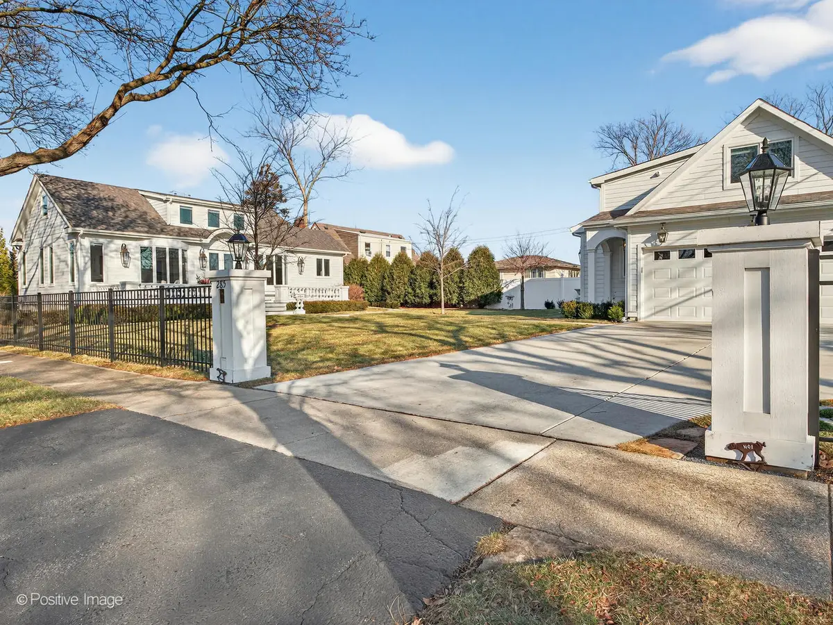 285 Middaugh Road, Clarendon Hills, IL 60514 - Image #1