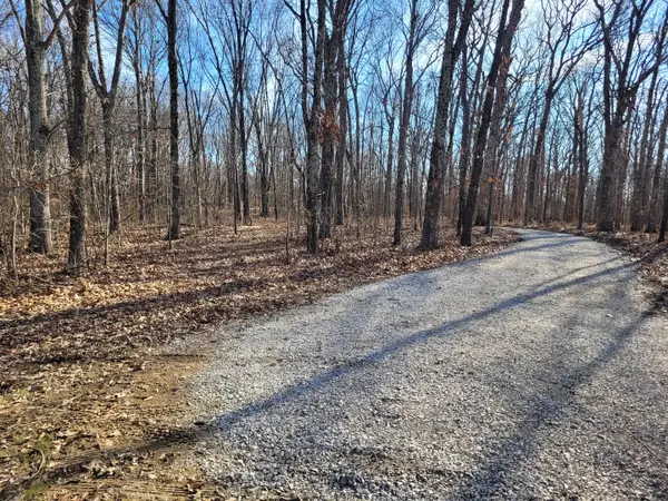 242 State Route 37 Highway, Kell, IL 62853