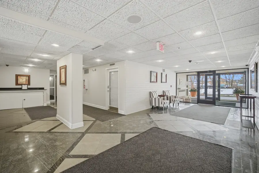 1800 Huntington Boulevard #208, Hoffman Estates, IL 60169 - Image #2