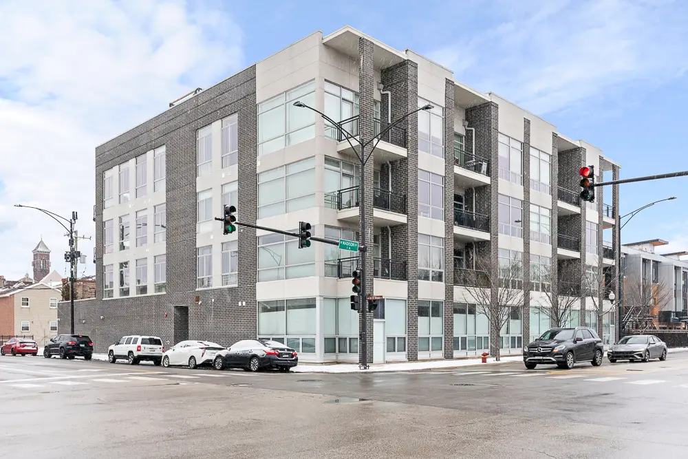 5 N Oakley Boulevard #201, Chicago, IL 60612 - #1