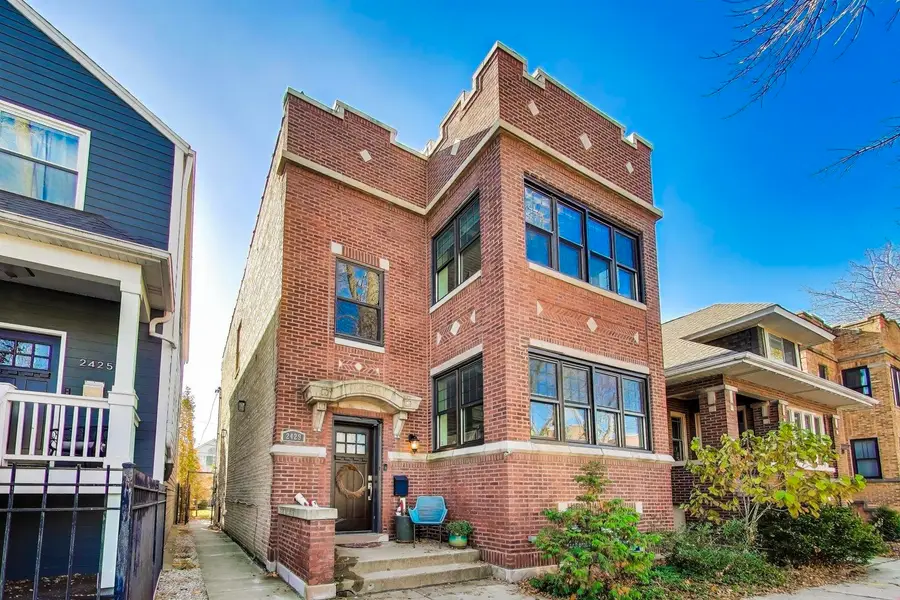 2429 W Pensacola Avenue, Chicago, IL 60618 - #3
