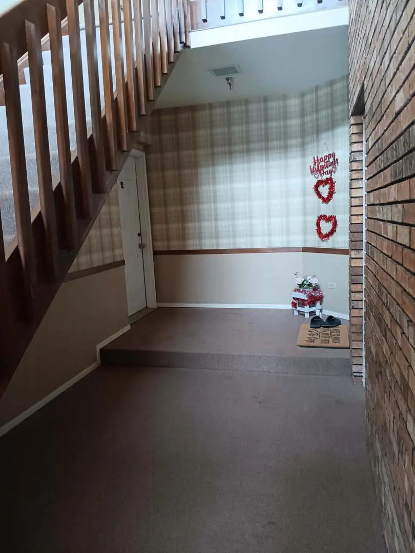 15 Creekside Circle #B, Elgin, IL 60123 - Image #2