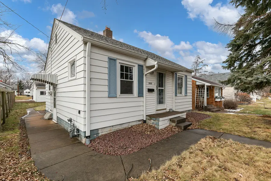 1917 33rd Street, Moline, IL 61265 - Image #3