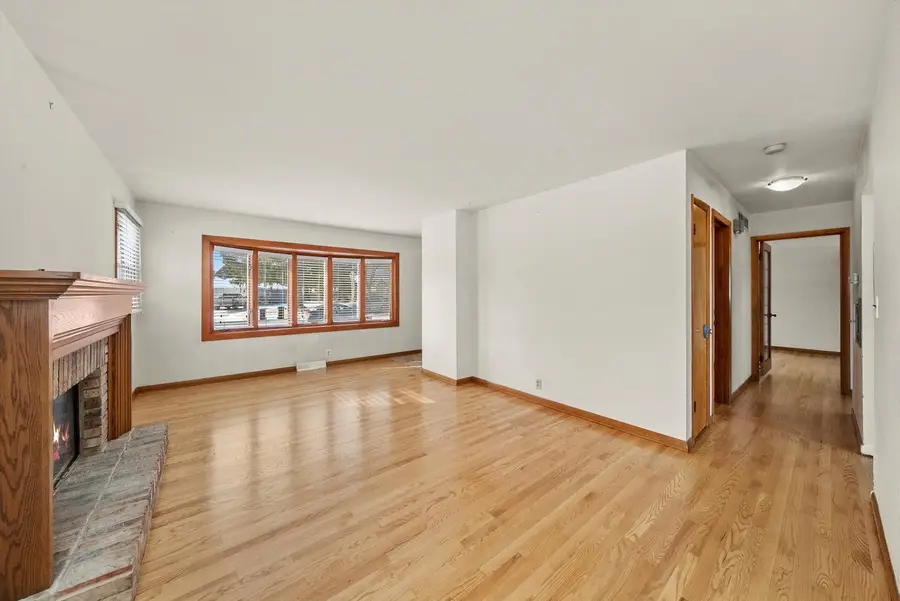 735 Westgate Drive, Aurora, IL 60506 - Image #3