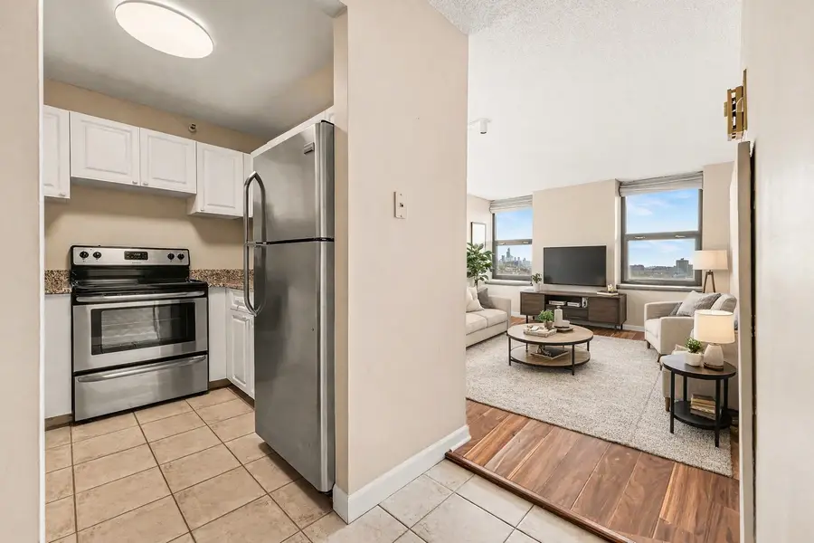 3660 N Lake Shore Drive #915, Chicago, IL 60613 - #2