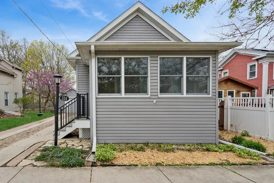 324 E 13th Street, Lockport, IL 60441 - #3