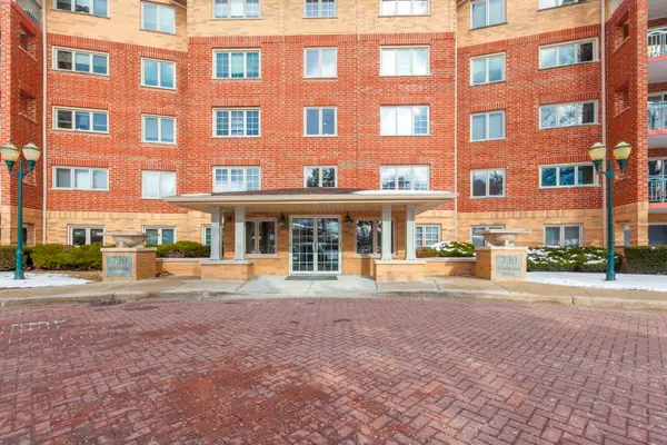 730 Creekside Drive #209, Mount Prospect, IL 60056