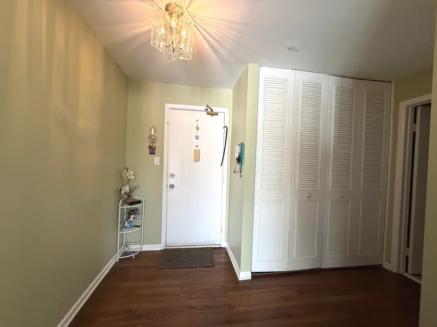 9208 Bumble Bee Drive #2D, Des Plaines, IL 60016 - Image #2