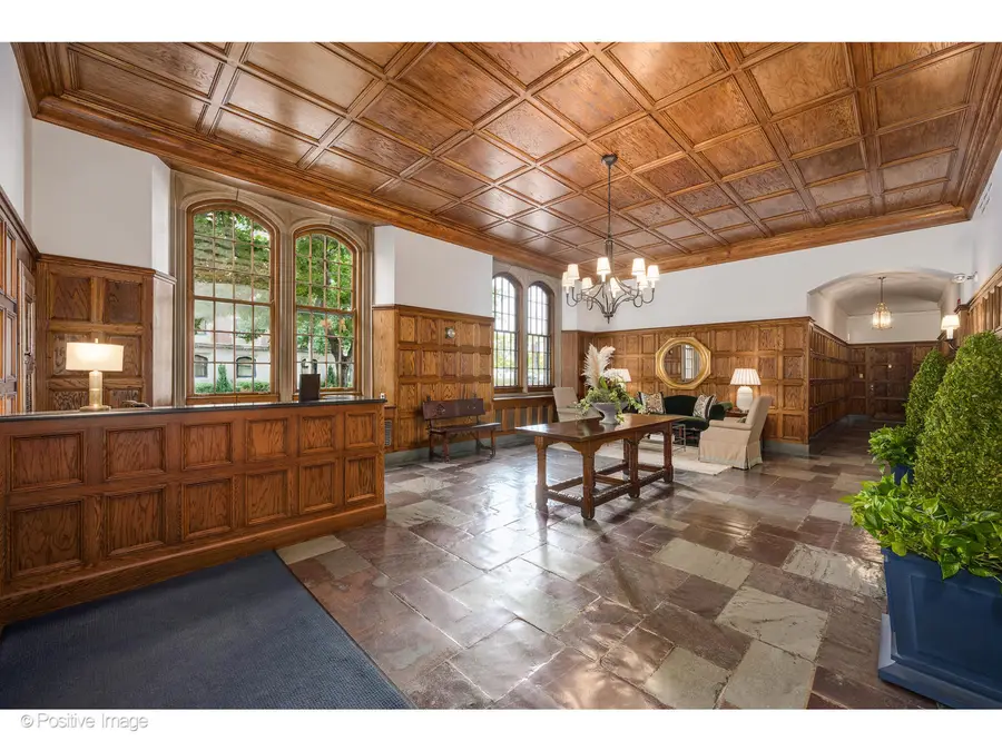 1120 N Lake Shore Drive #10C, Chicago, IL 60611 - #2