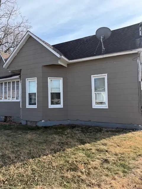 702 W Poplar Street, West Frankfort, IL 62896 - Image #2